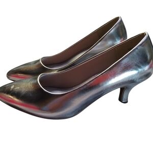 It's Ok Silver Women's Short Heels Size 5 1/2M